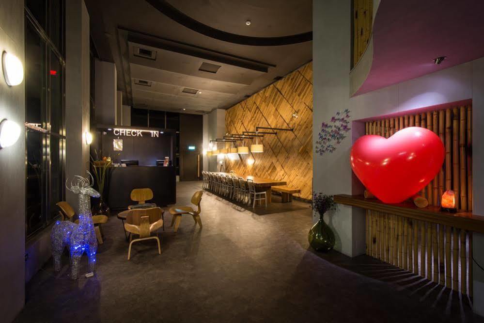 J-Hotel Csiaohszi Kültér fotó